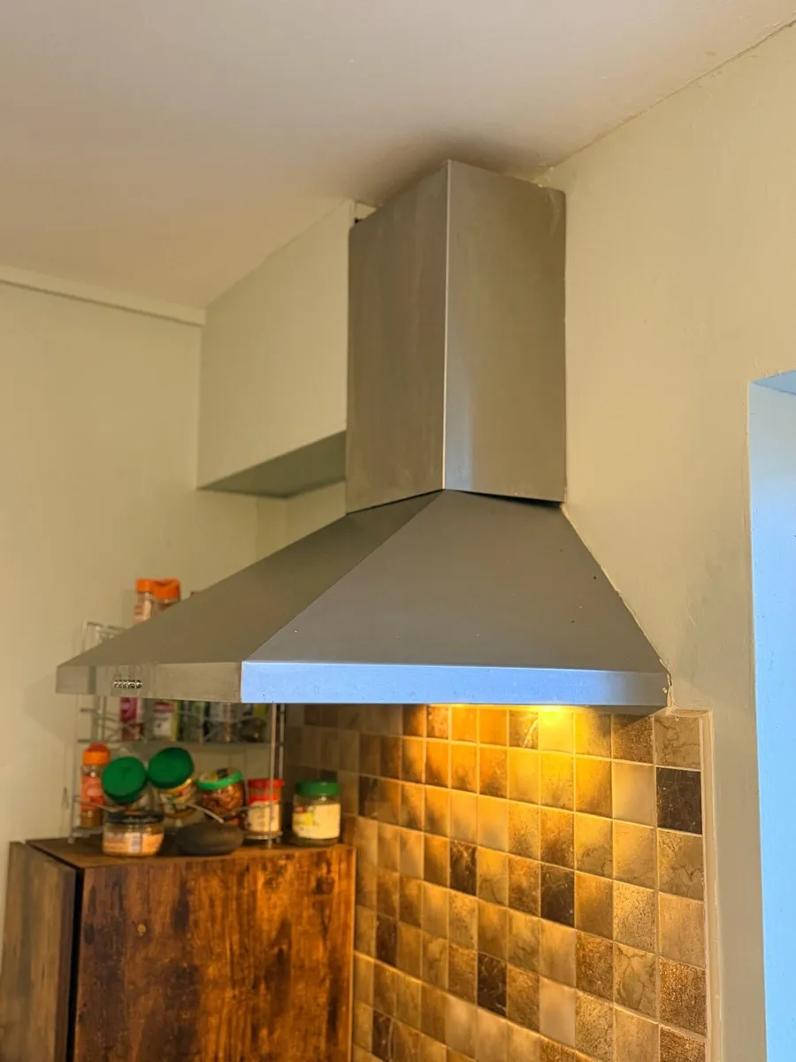 Stainless Steel Cooker Hood / Extractor Fan – 60cm - Image 1
