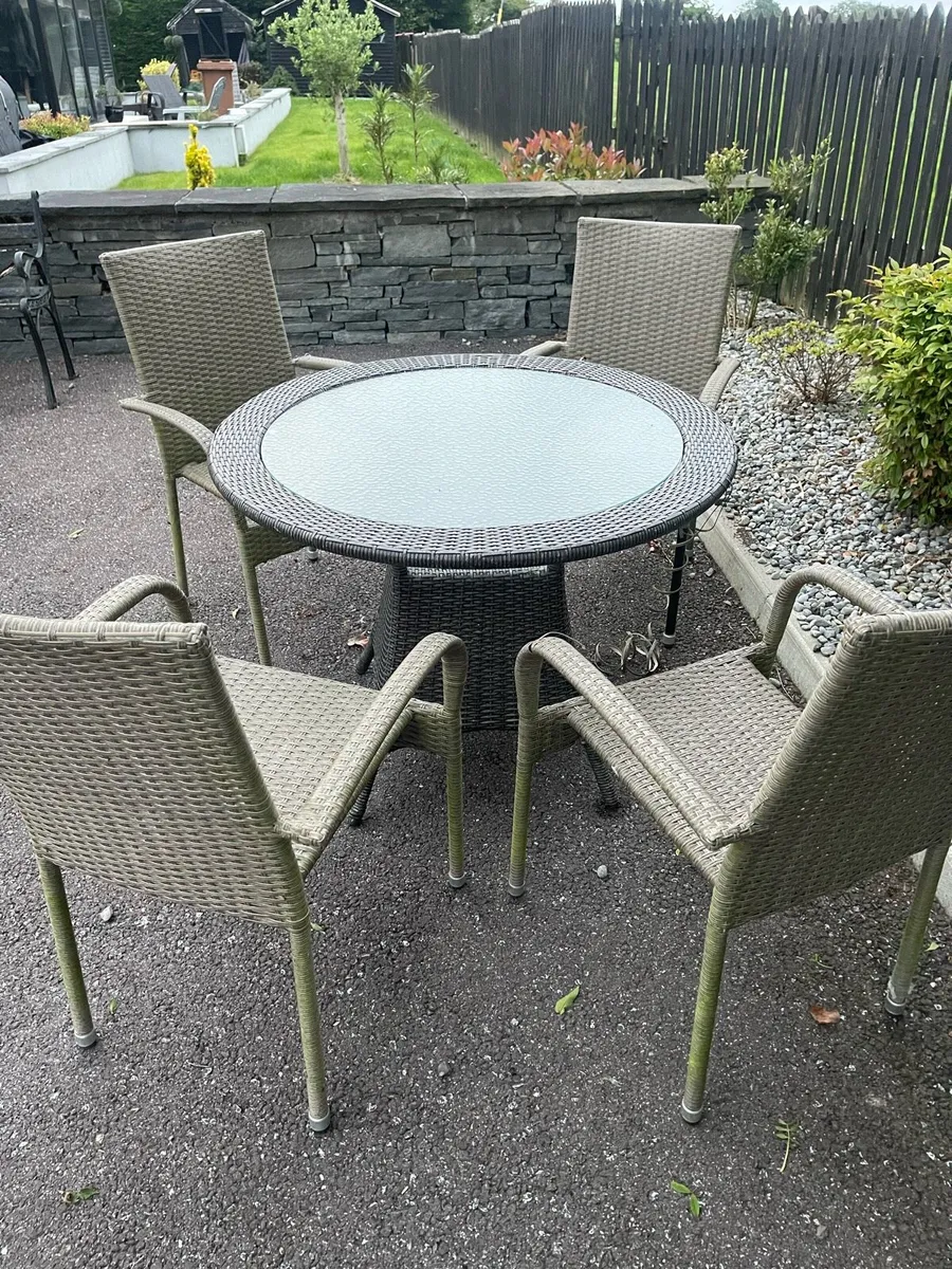 Beautiful Rattan Garden Patio Table & 4 Chairs Set - Image 1