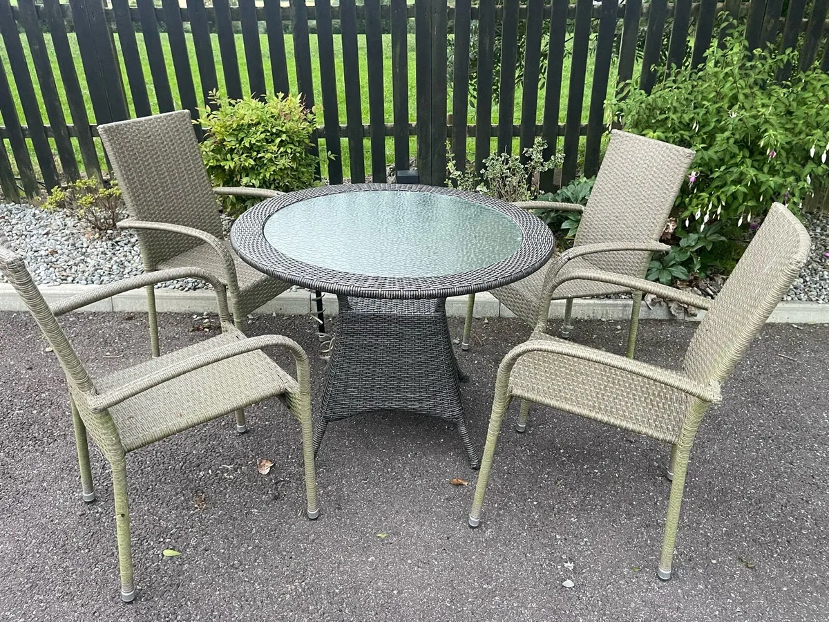 Beautiful Rattan Garden Patio Table & 4 Chairs Set - Image 2