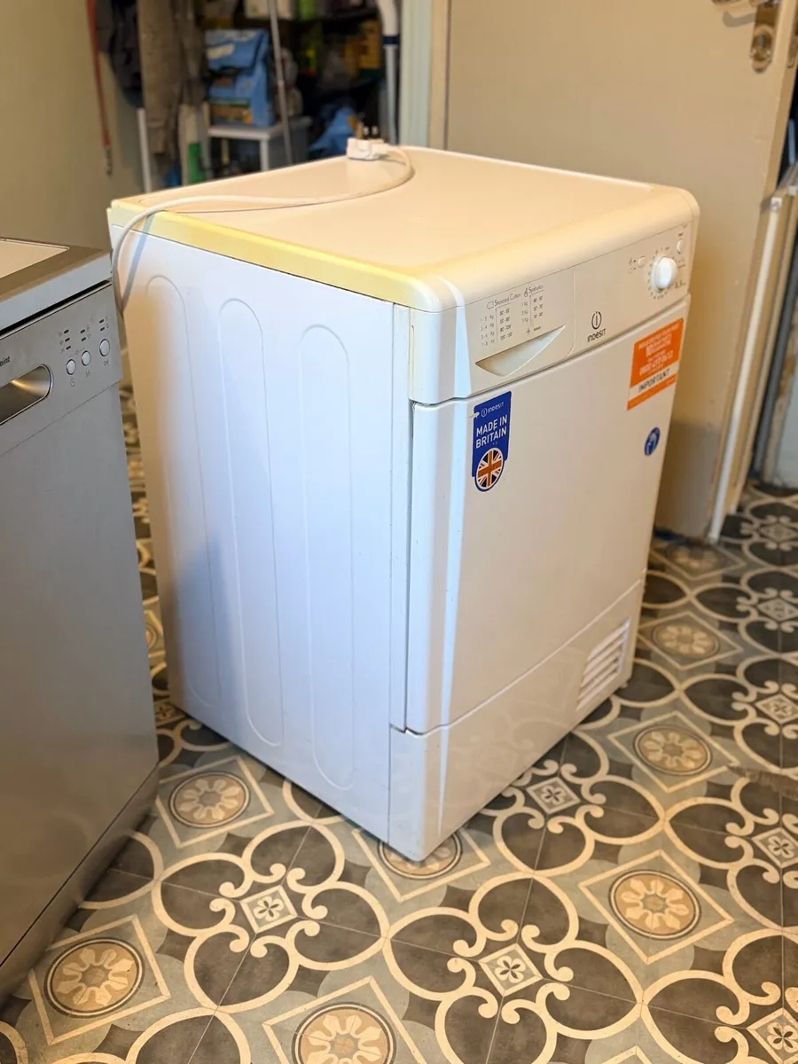 Indesit 8kg Condenser Tumble Dryer - Image 2