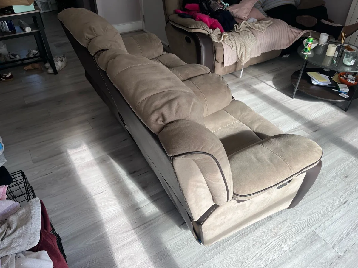 2 Single seater couch’s - Image 2