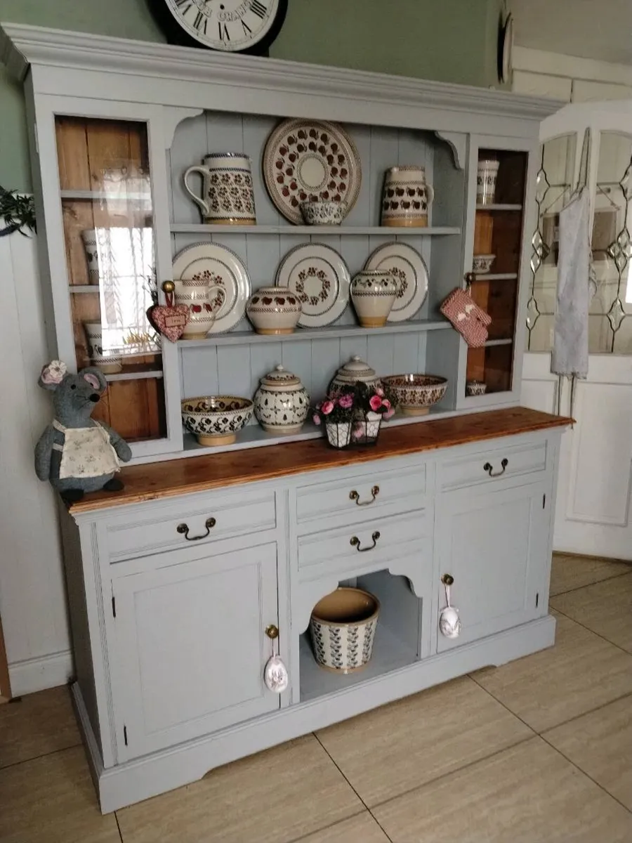 Solus kitchen dresser delivery arranged - Image 2