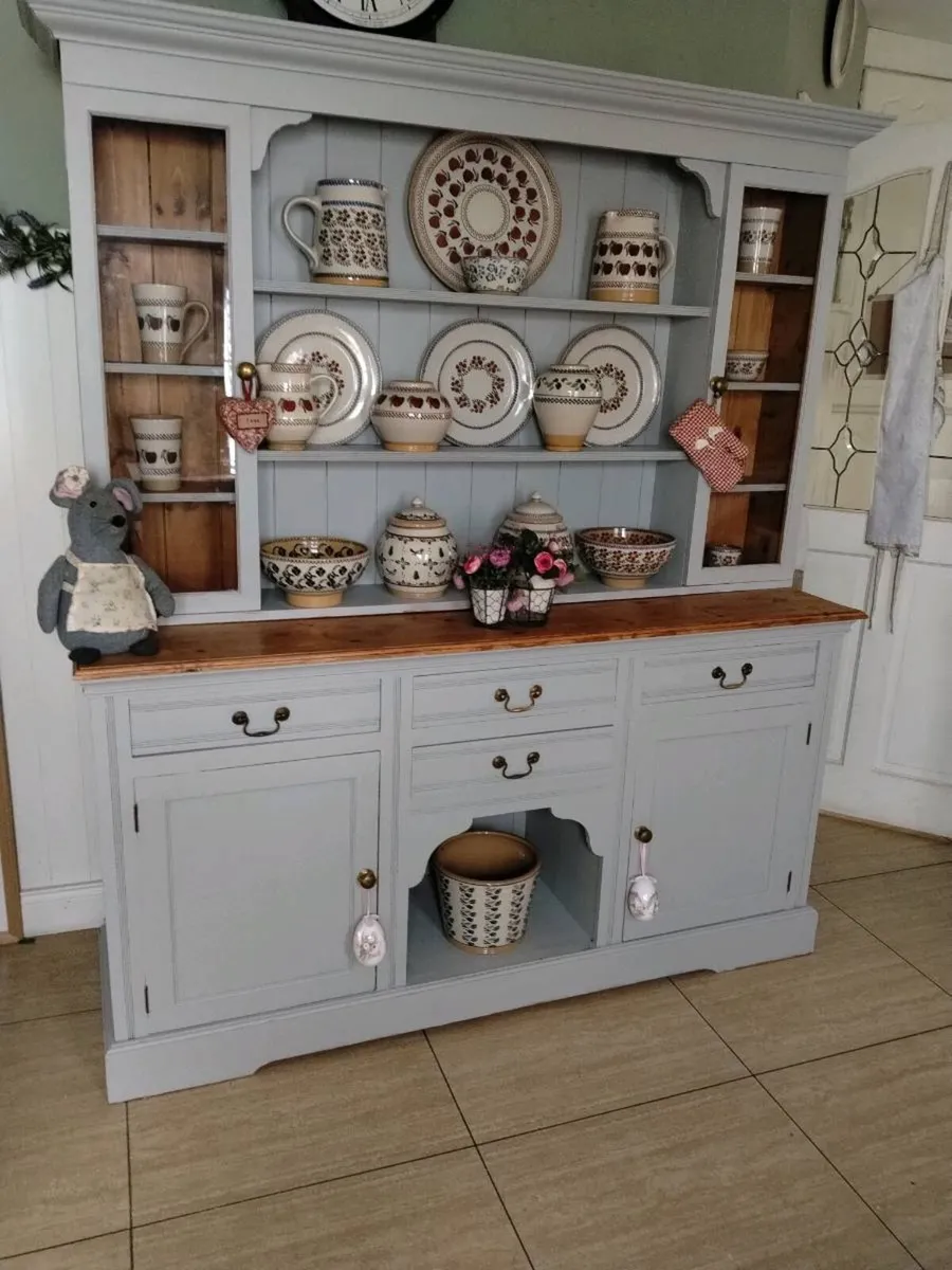 Solus kitchen dresser delivery arranged - Image 4