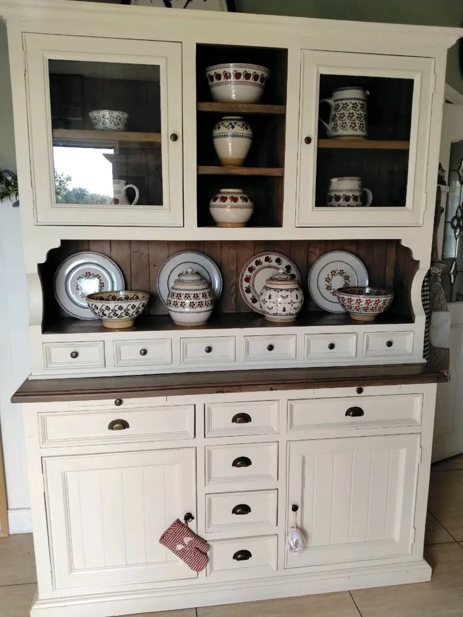 Solid kitchen dresser delivery arranged - Image 1