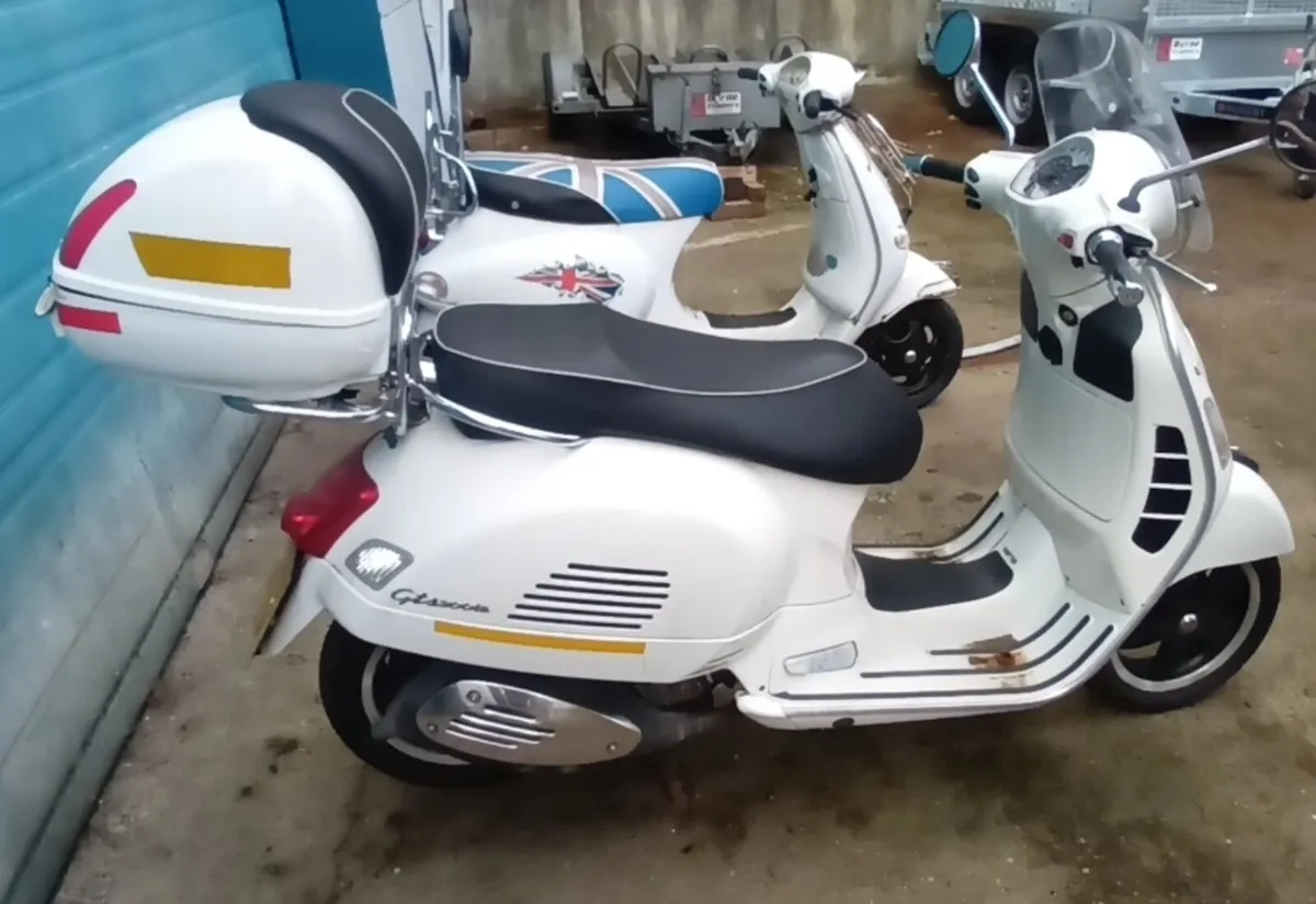 Vespa GTS 300 2014 Breaking for Parts - Image 1