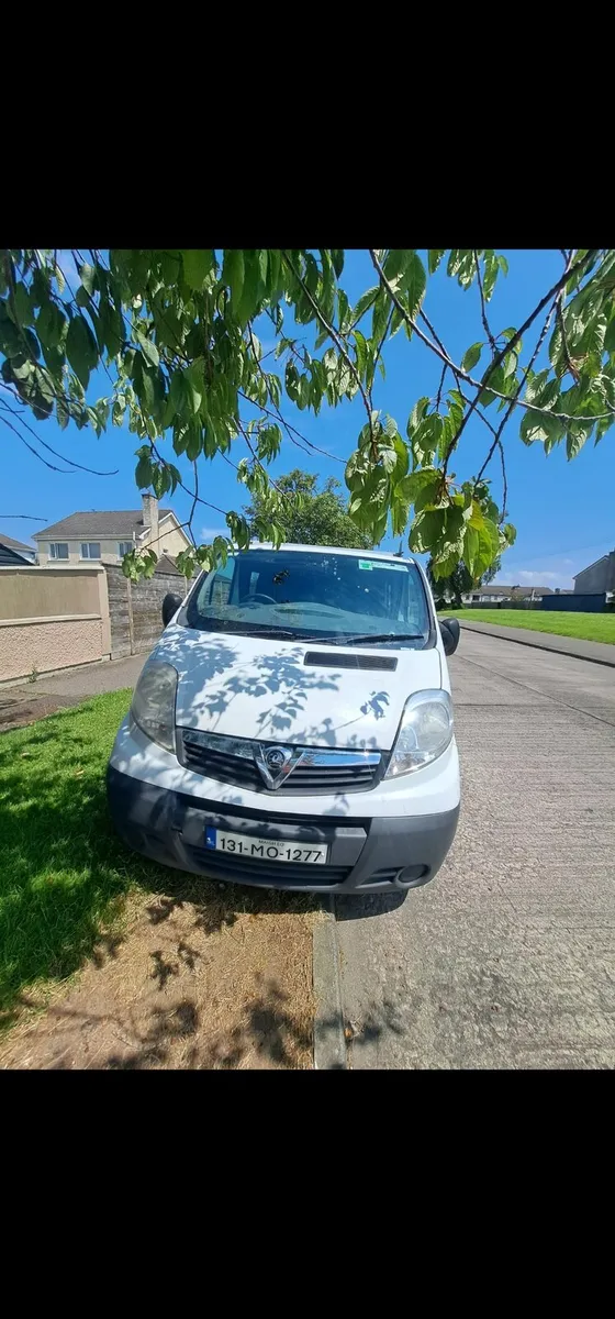 131 Vivaro crewcab - Image 2