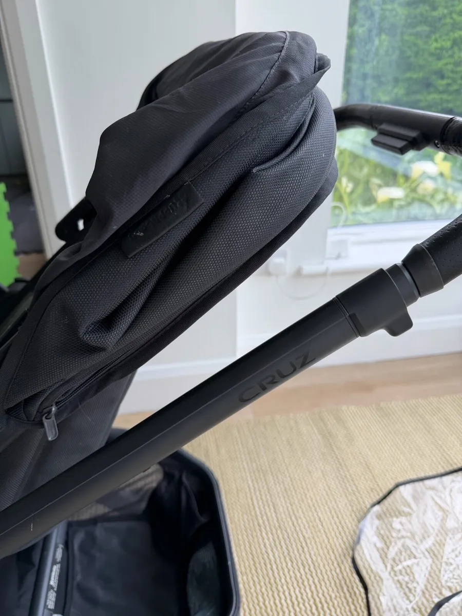 Uppababy Cruz stroller - Image 4