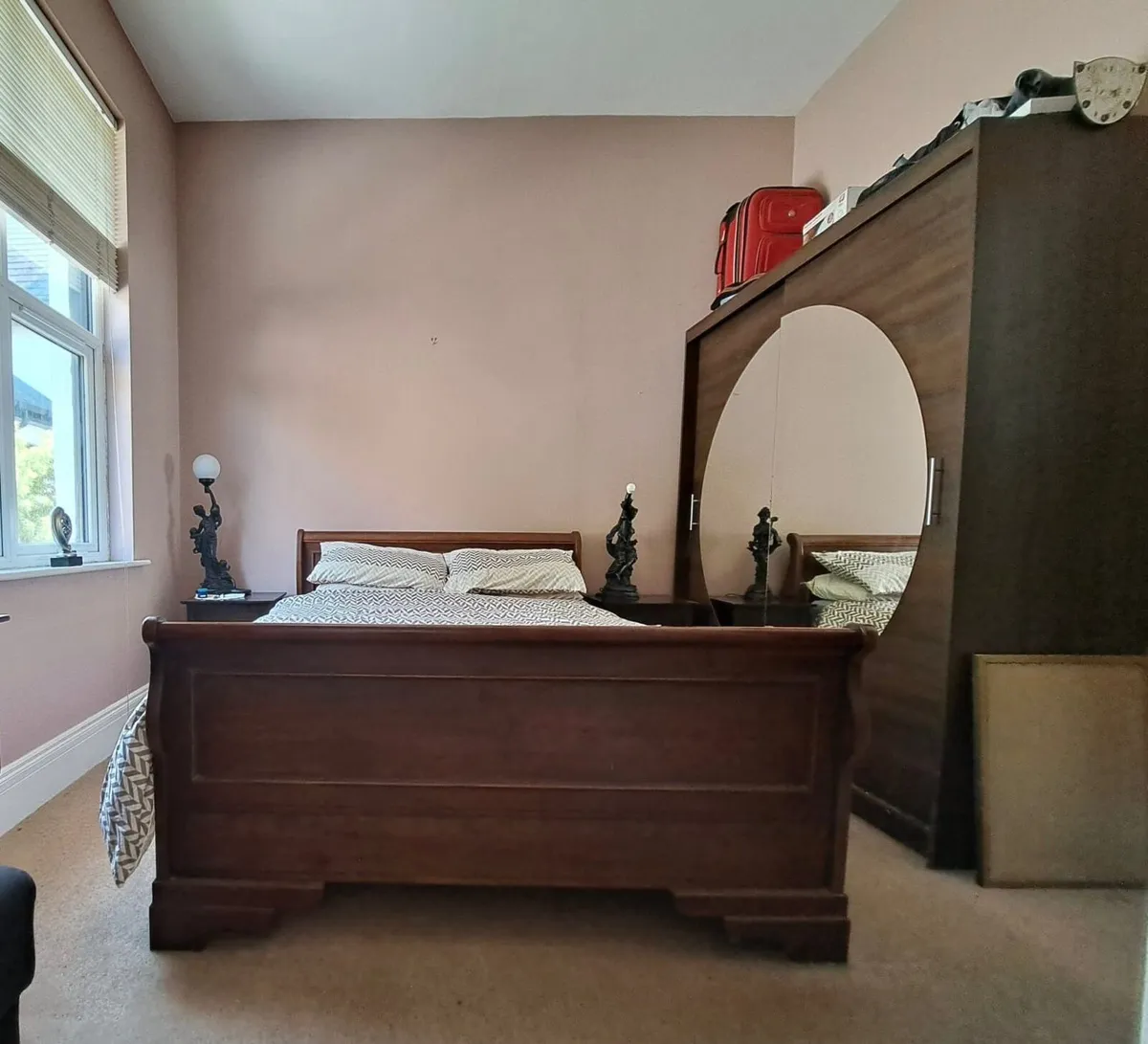 Two solid king size beds and a double wardrobe - Image 1