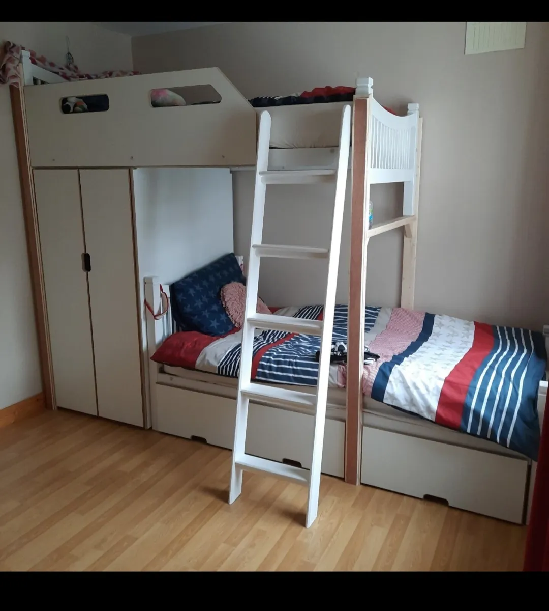 Bunk beds with storage - Image 1