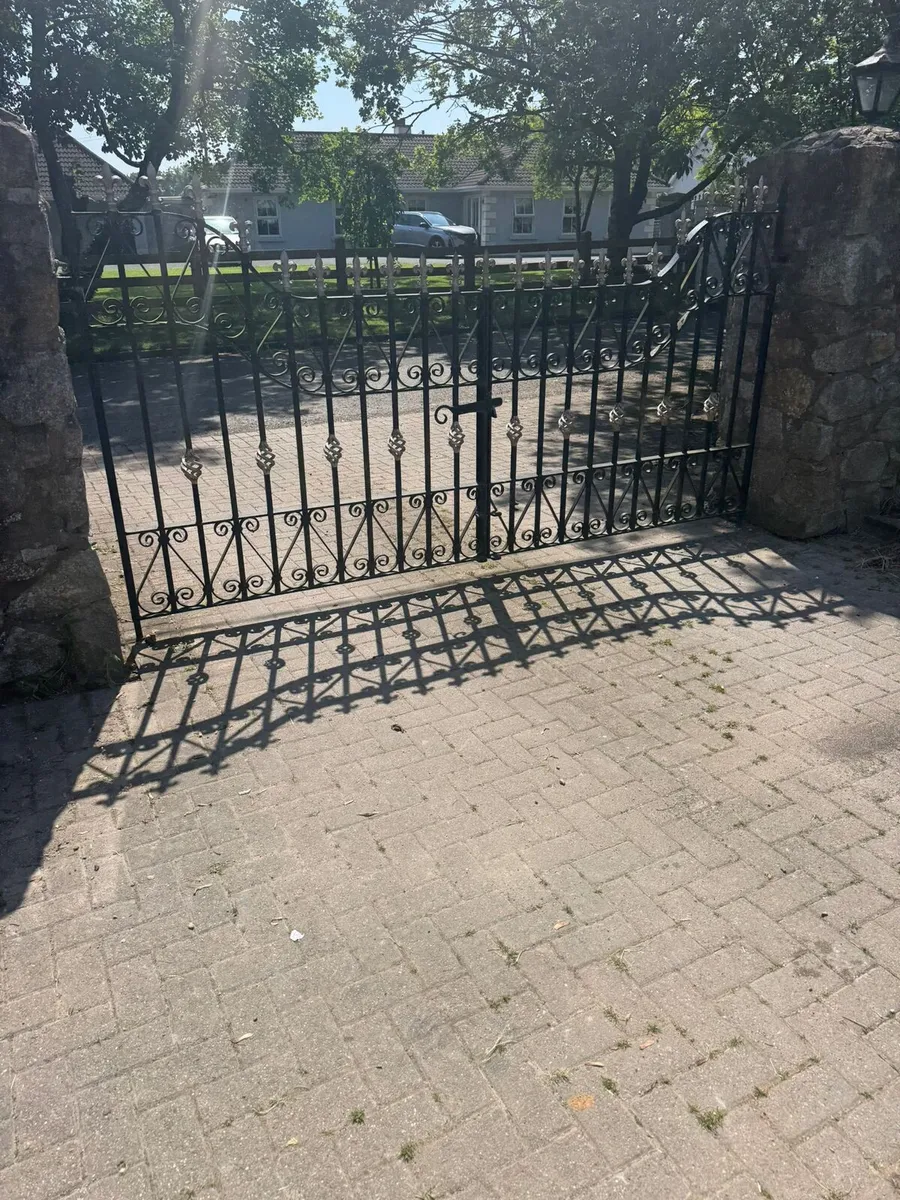 Gates - Image 1