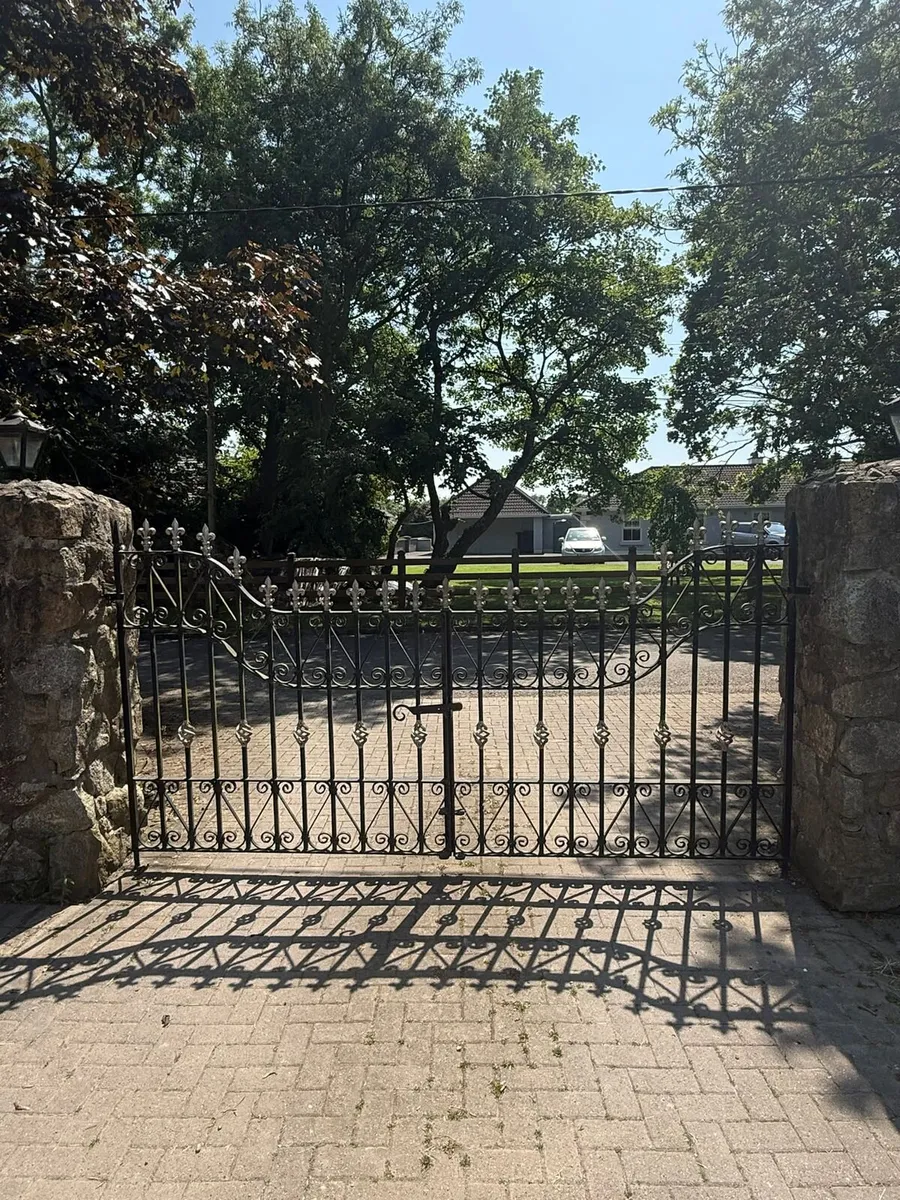 Gates - Image 2