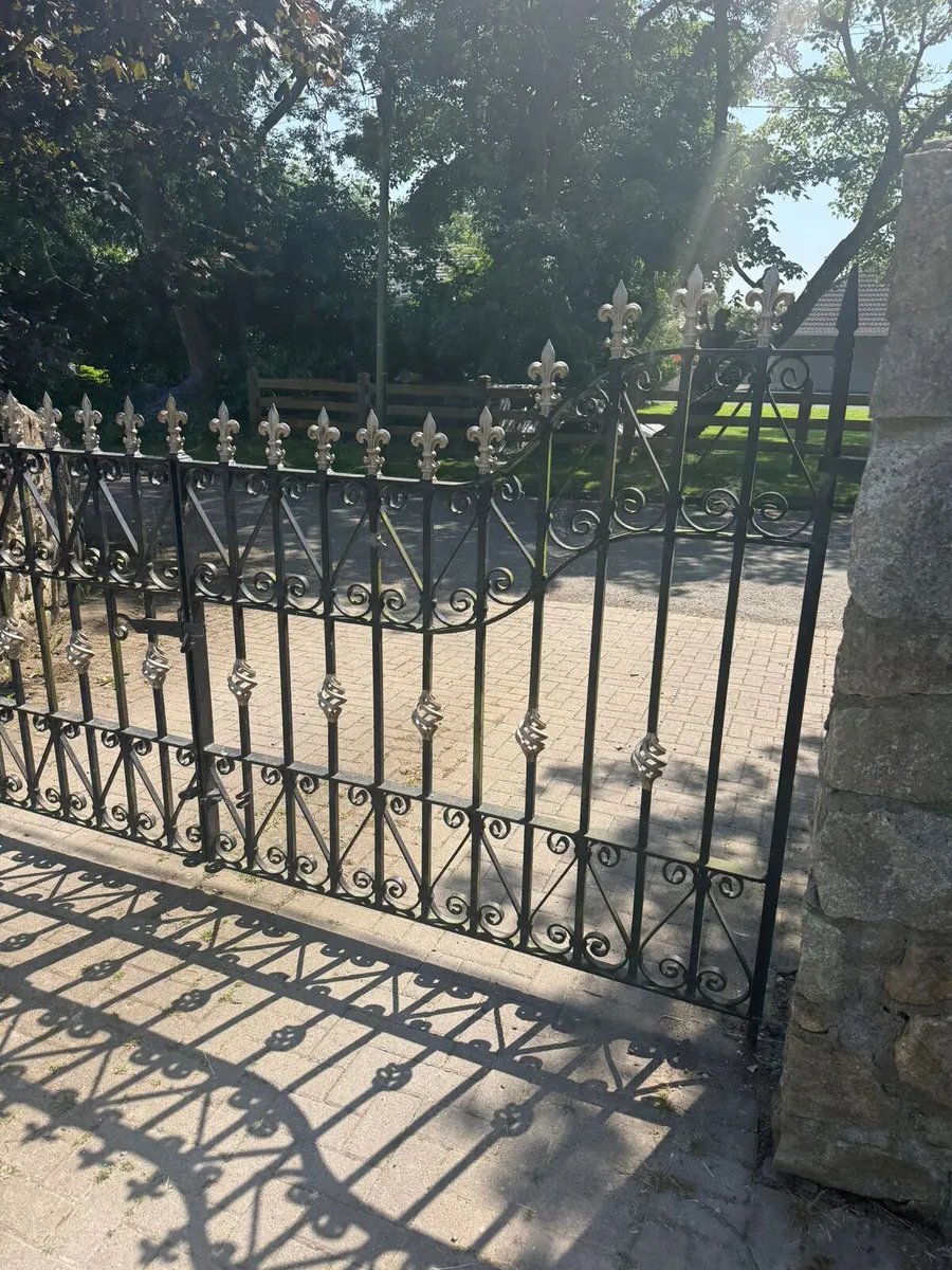 Gates - Image 3