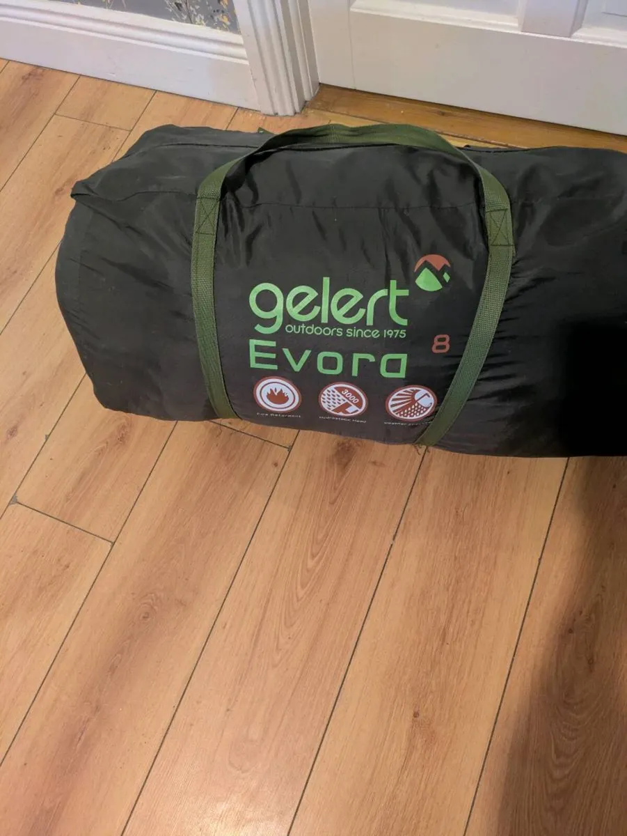 8 man tent - Image 1