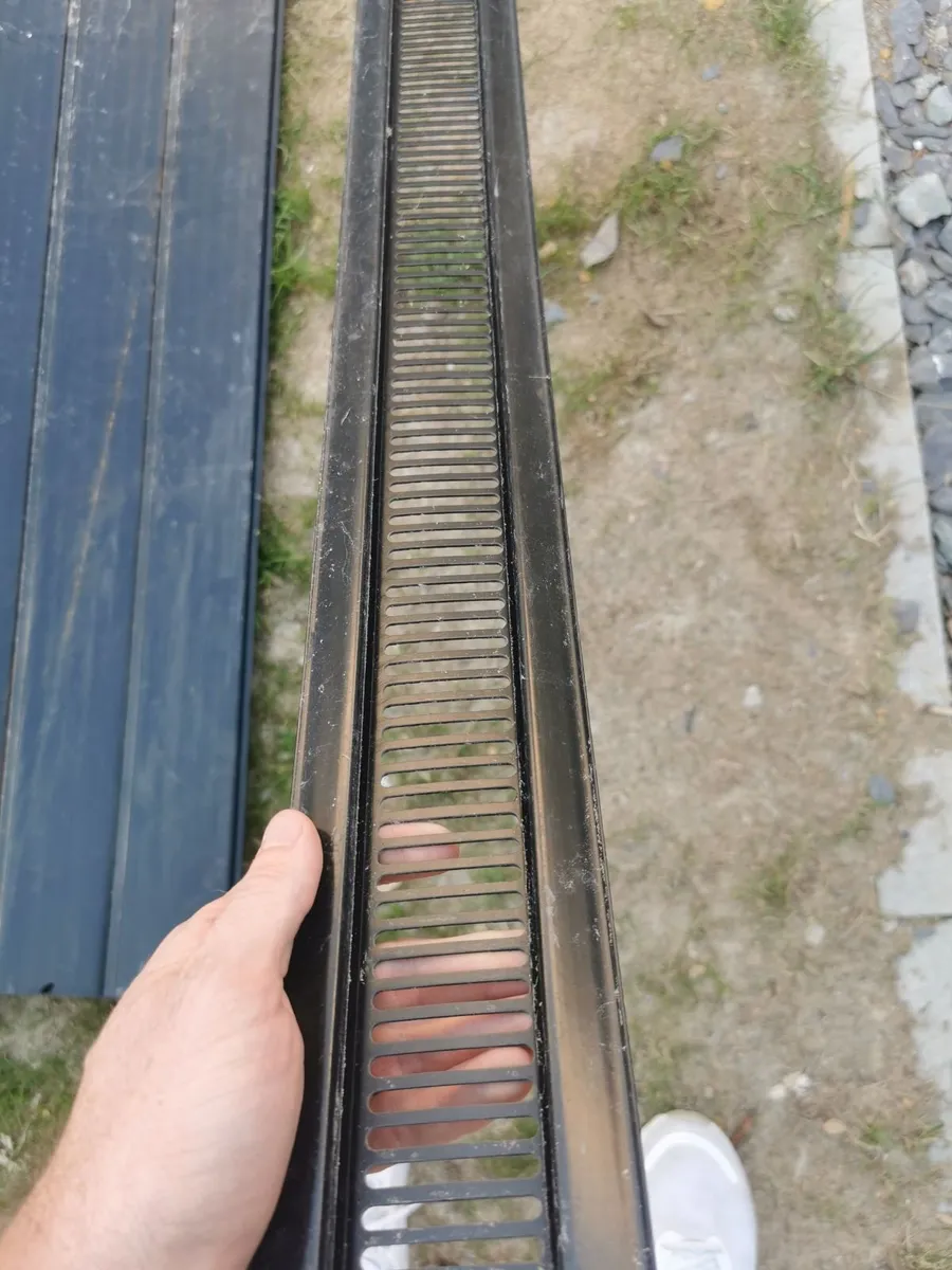 Soffit and vent - Image 3
