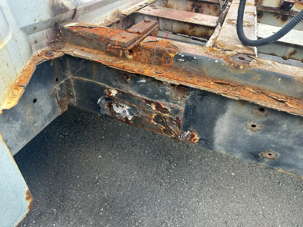 Ford Transit Chassis Cab Heavy Duty Model - Image 4