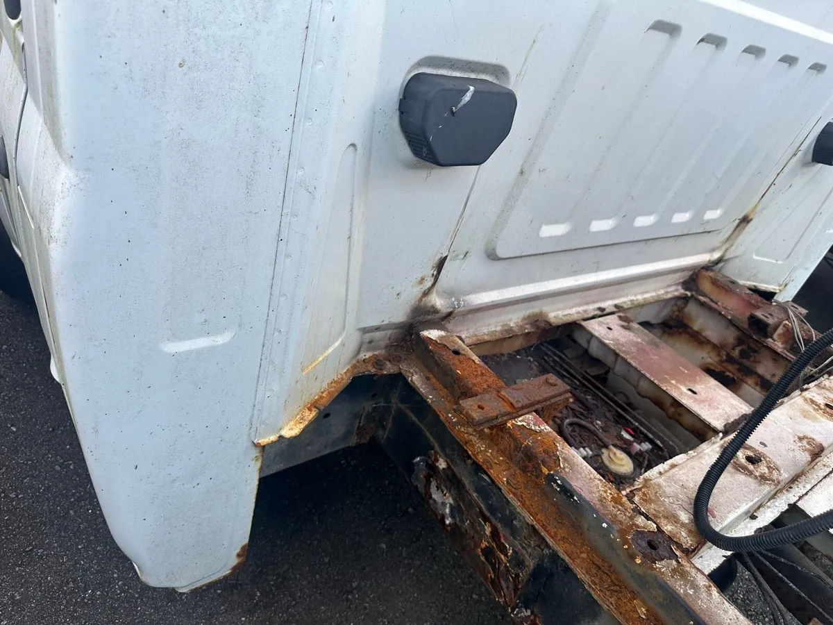 Ford Transit Chassis Cab - Image 4