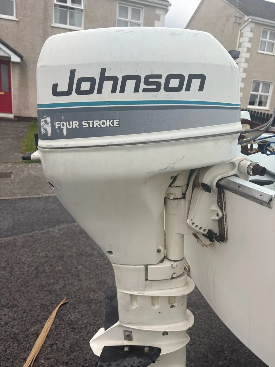 16 Foot Fibre Glass Boat For Sale - Image 4