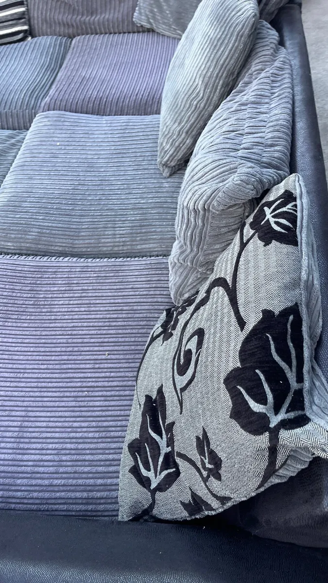 Nice Corner L sofa + footstool - Image 2