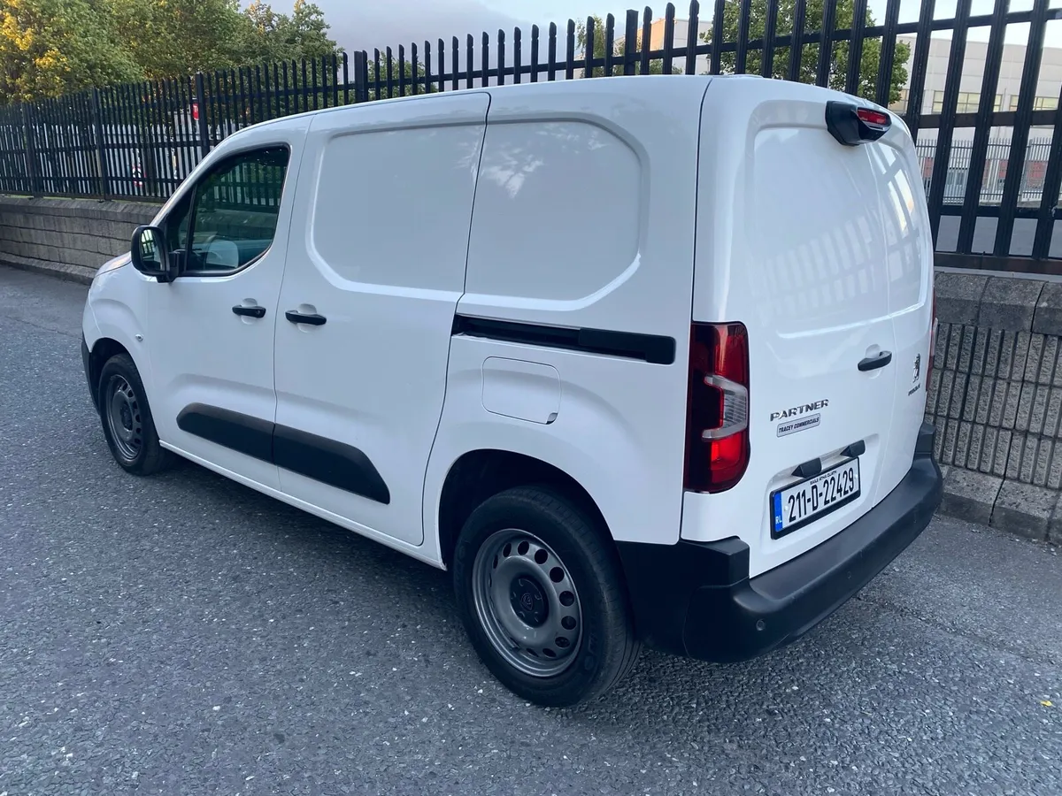 2021 Peugeot Partner // 1.5 Hdi Professional Plus - Image 3