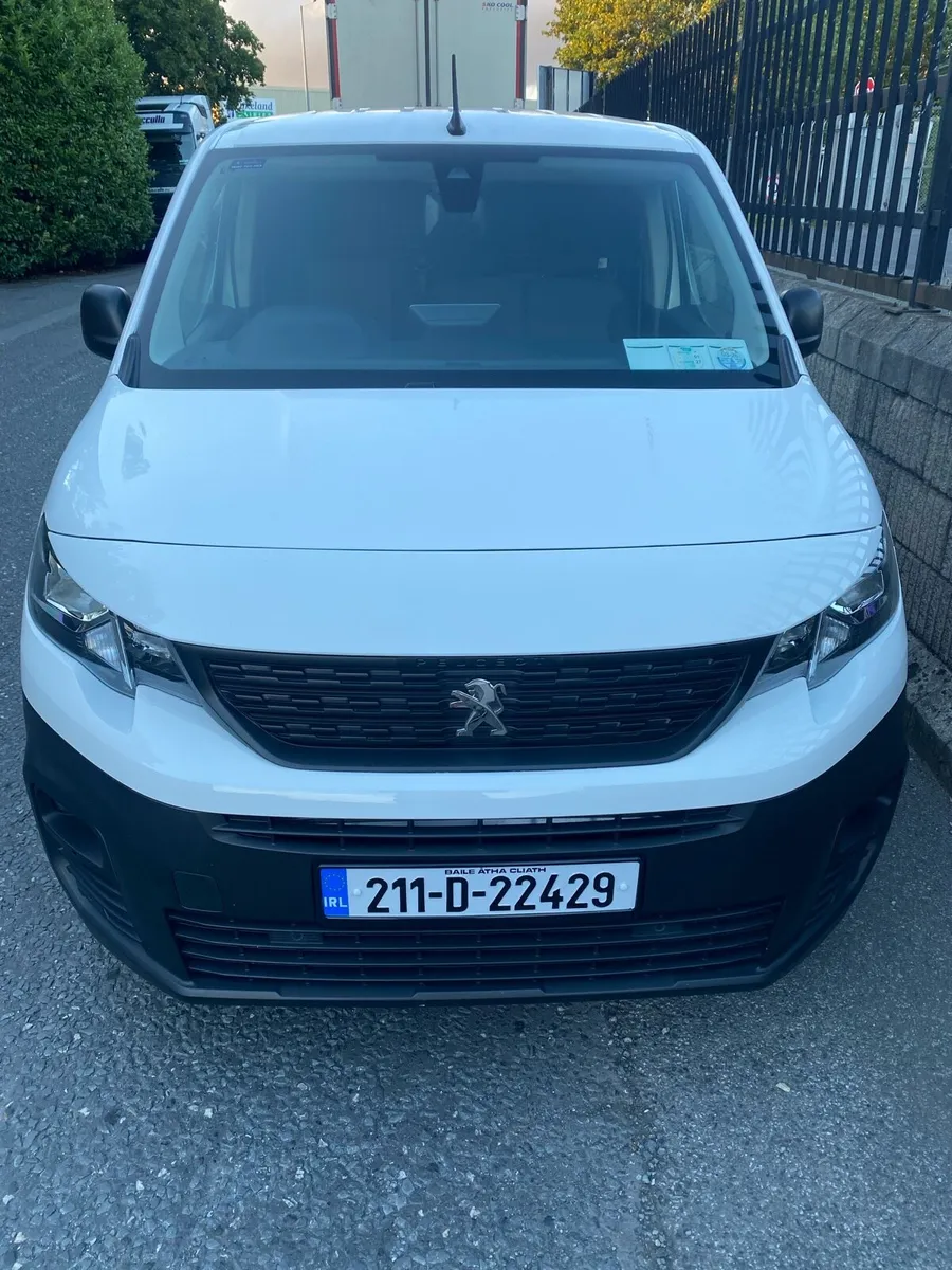 2021 Peugeot Partner // 1.5 Hdi Professional Plus - Image 4