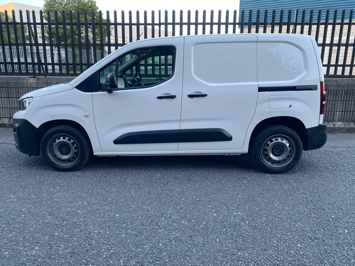 2021 Peugeot Partner // 1.5 Hdi Professional Plus - Image 4