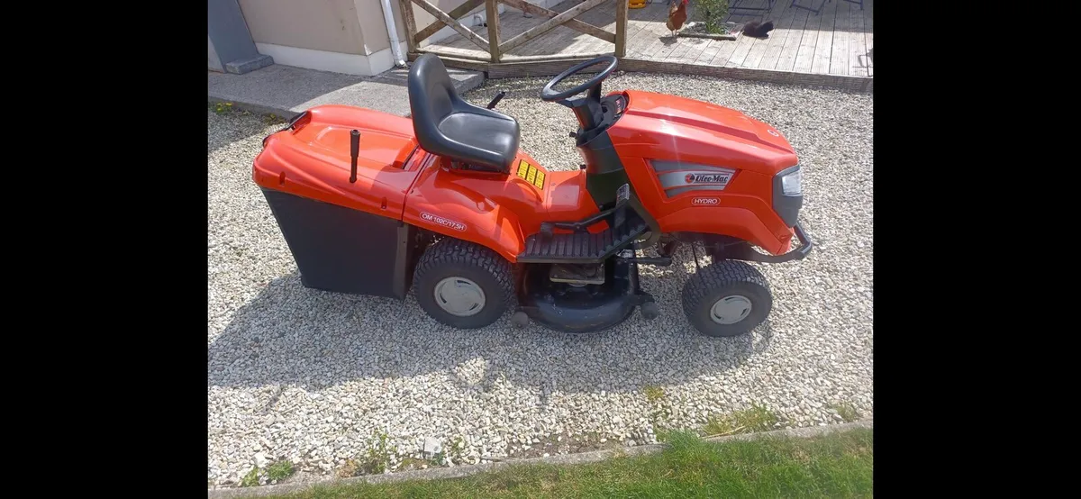 Oleo-mac ride on mower - Image 2