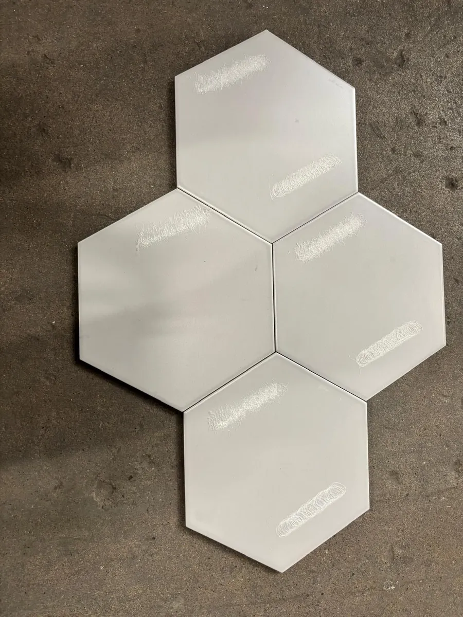 Light Grey / Perla Hexagonal Tiles - 5.00 sqm - Image 1