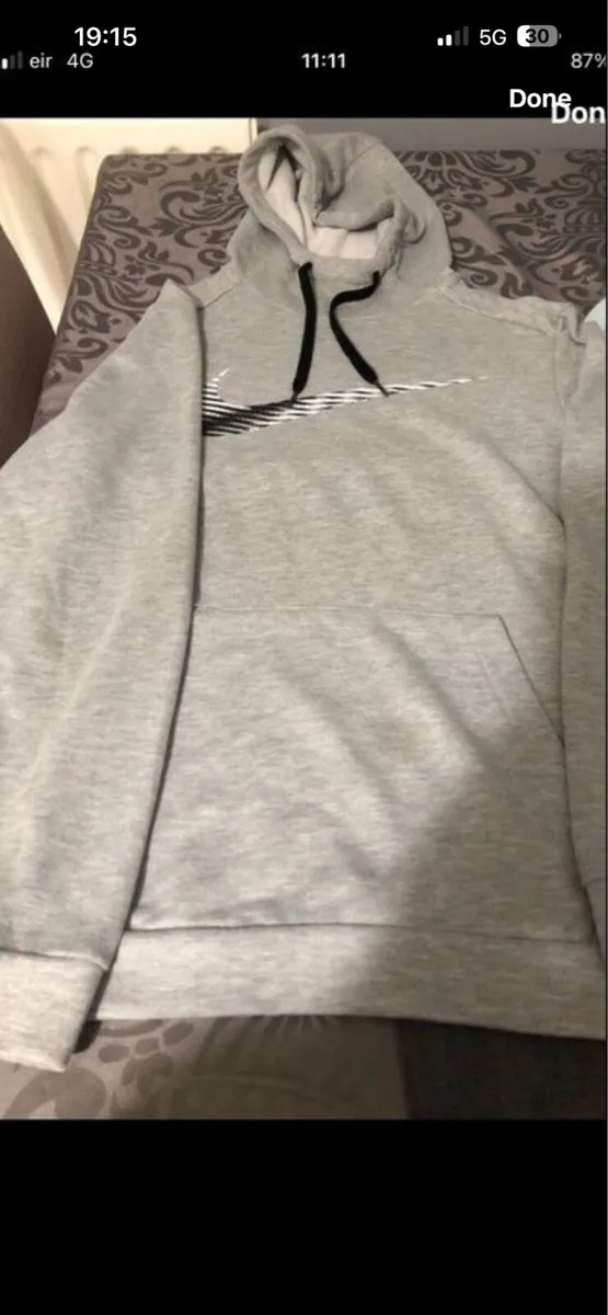 Mens Nike hoodie size S €10 - Image 4
