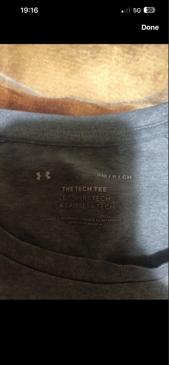 Mens under armour top size S €10 - Image 2