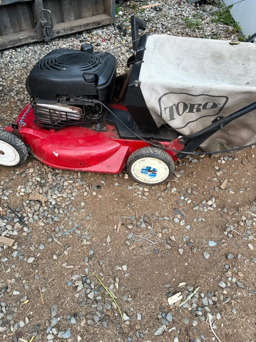 Self drive lawnmower won’t start lineup in shed - Image 3