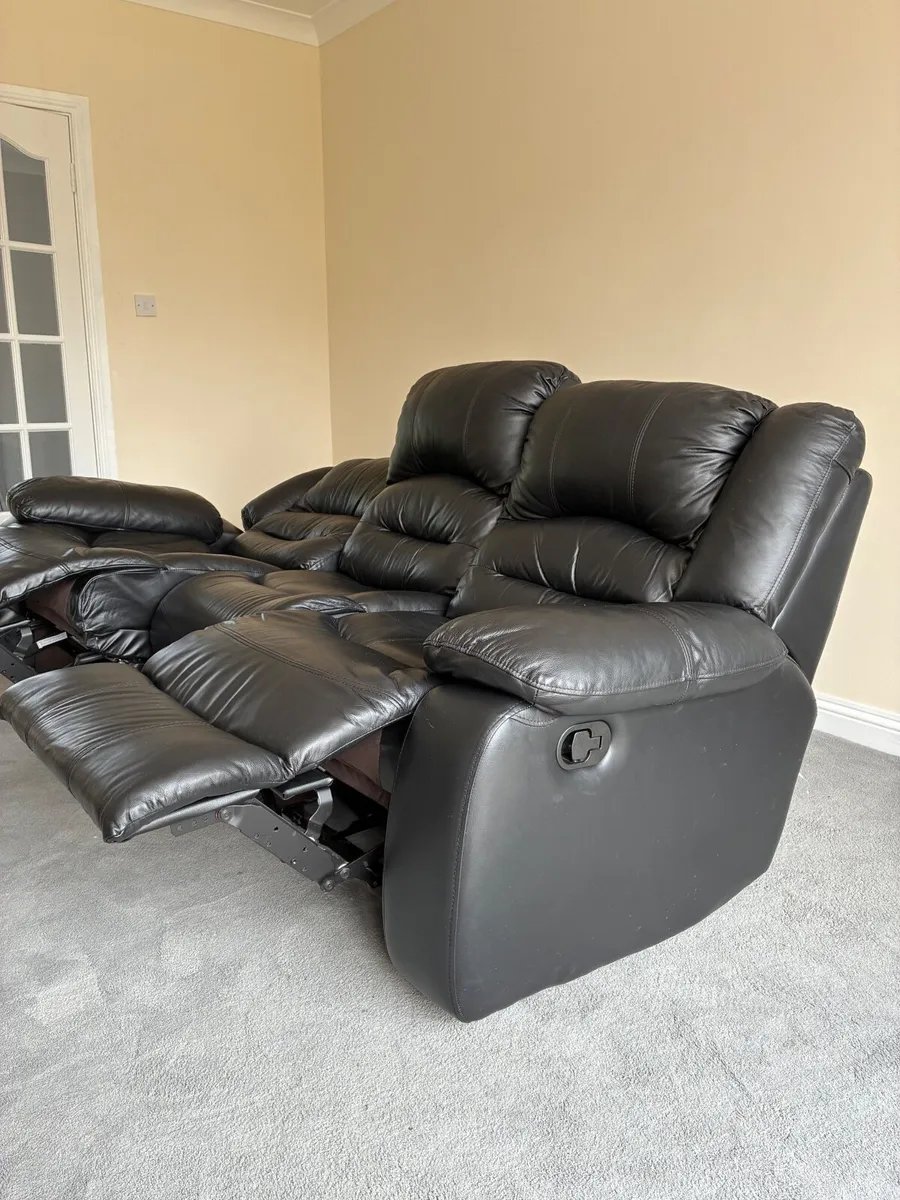Genuine leather recliner couch - Image 3