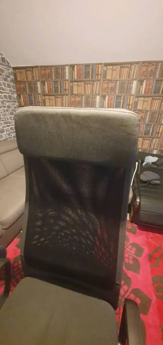 Ikea Markus office chair in pristine condition !!! - Image 4