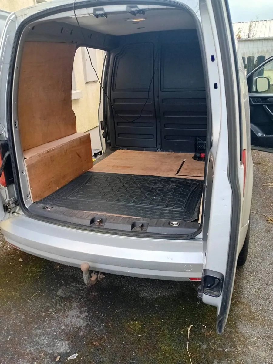 Caddy van - Image 3