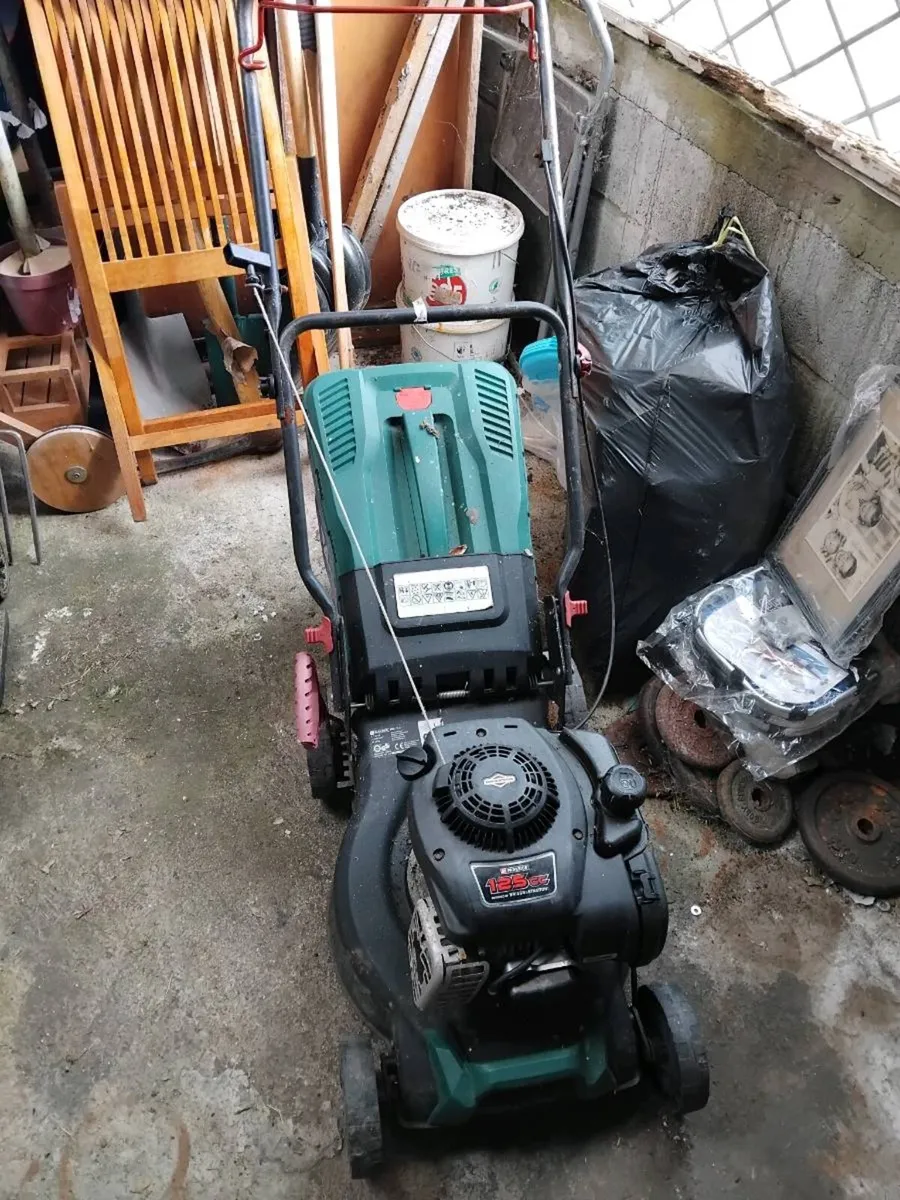 Self propelled motor mower, FREE to collect - Image 1