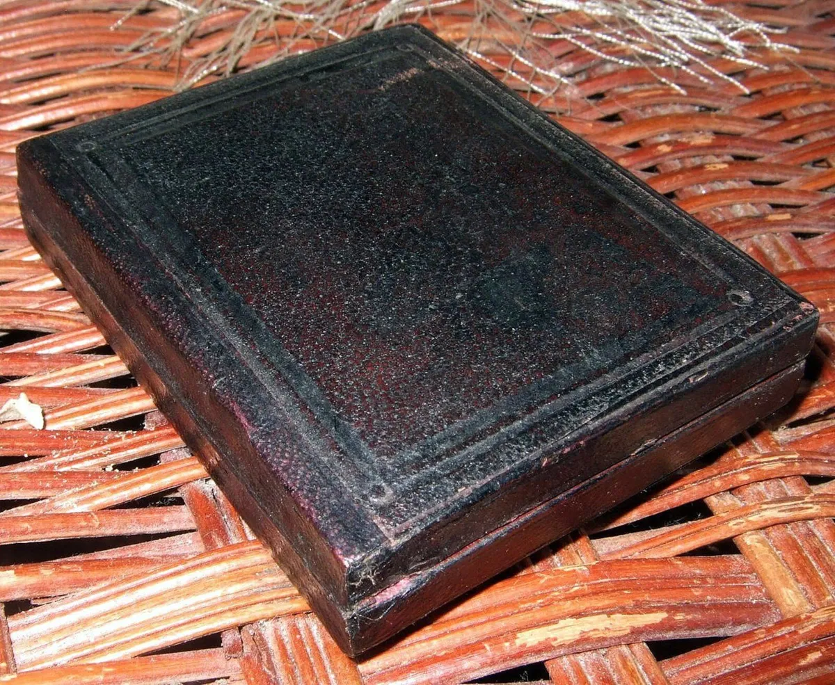 Antique Victorian Portrait In VelvetCase - Image 2