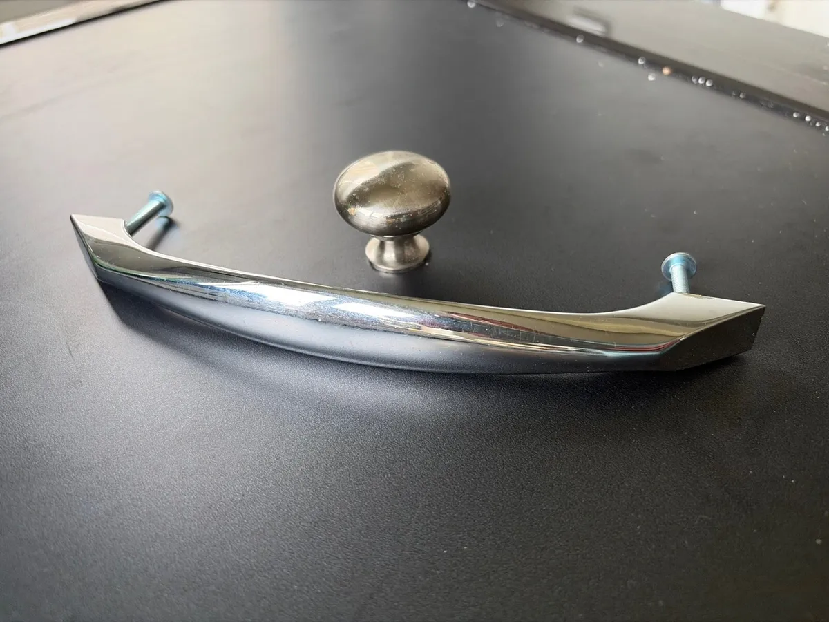 Kitchen Cabinet Handles & Knobs - Chrome €30 ono - Image 2