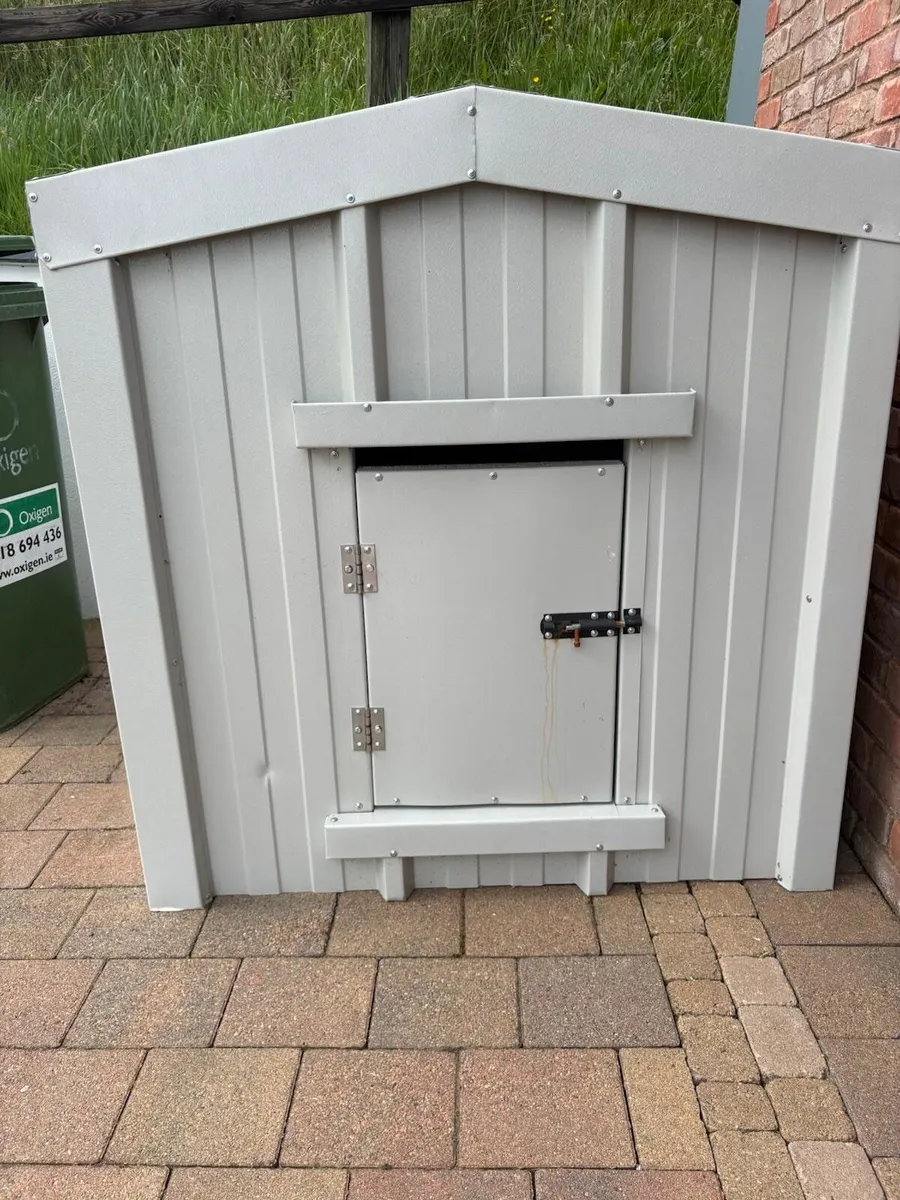 Dog Shed - Image 1
