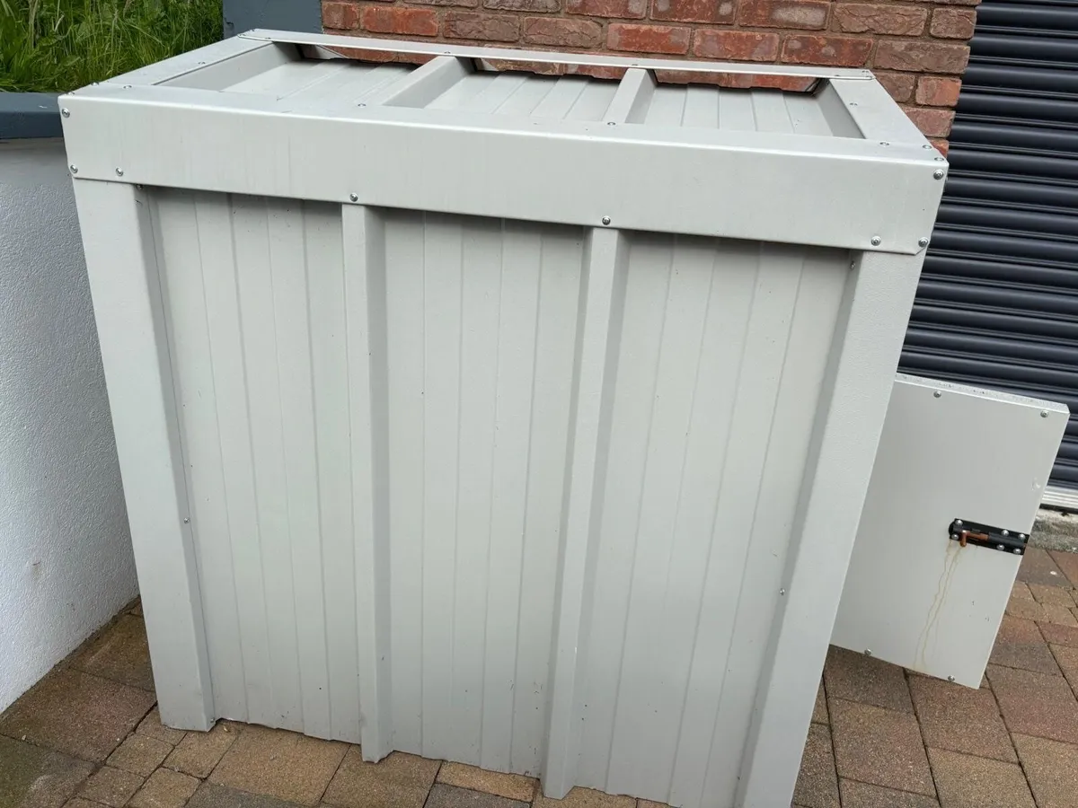 Dog Shed - Image 2