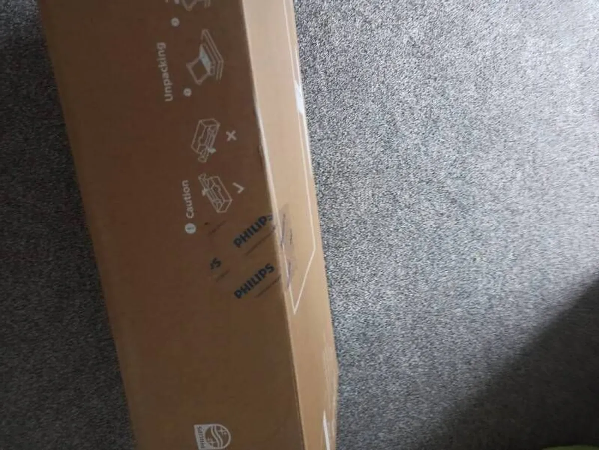 Philips 3000 Series 24" Monitor - Image 2