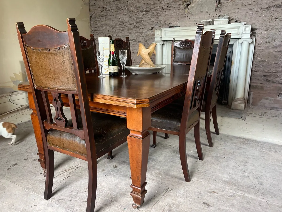 Joseph fitter dining table - Image 1