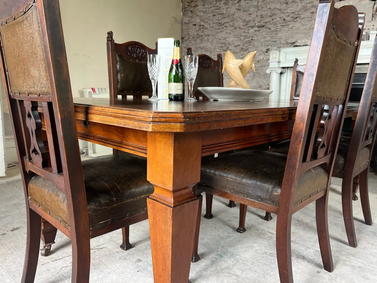 Joseph fitter dining table - Image 2