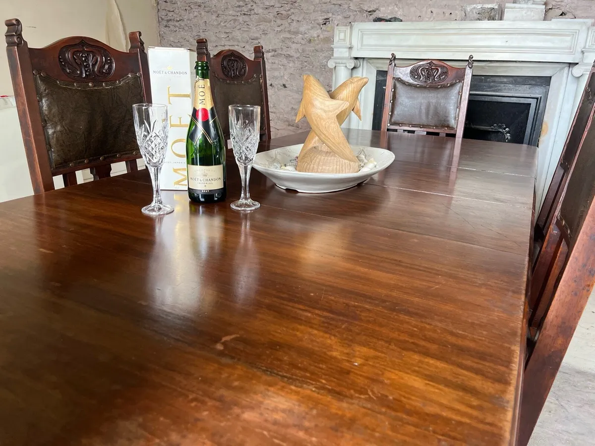 Joseph fitter dining table - Image 3