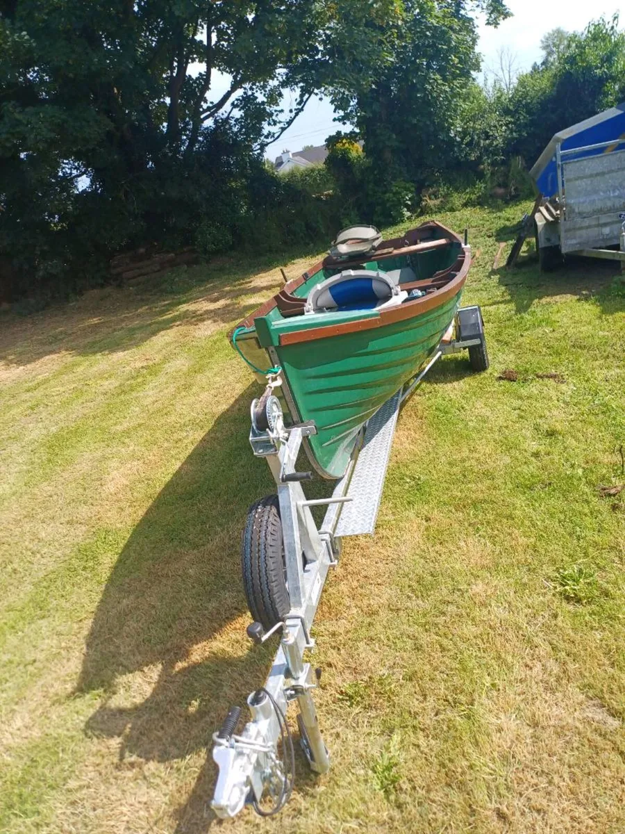 19ft lakeboat trailer and engine - Image 1