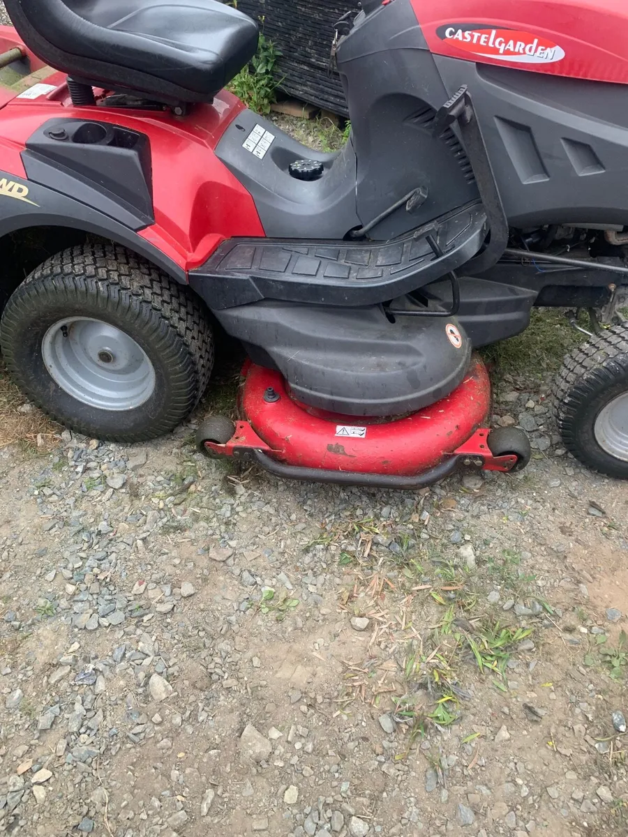Castle garden ride on four wheel drive lawn mower - Image 3
