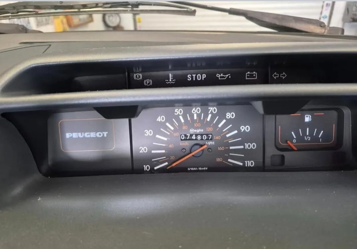 Peugeot 205 1989 - Image 4