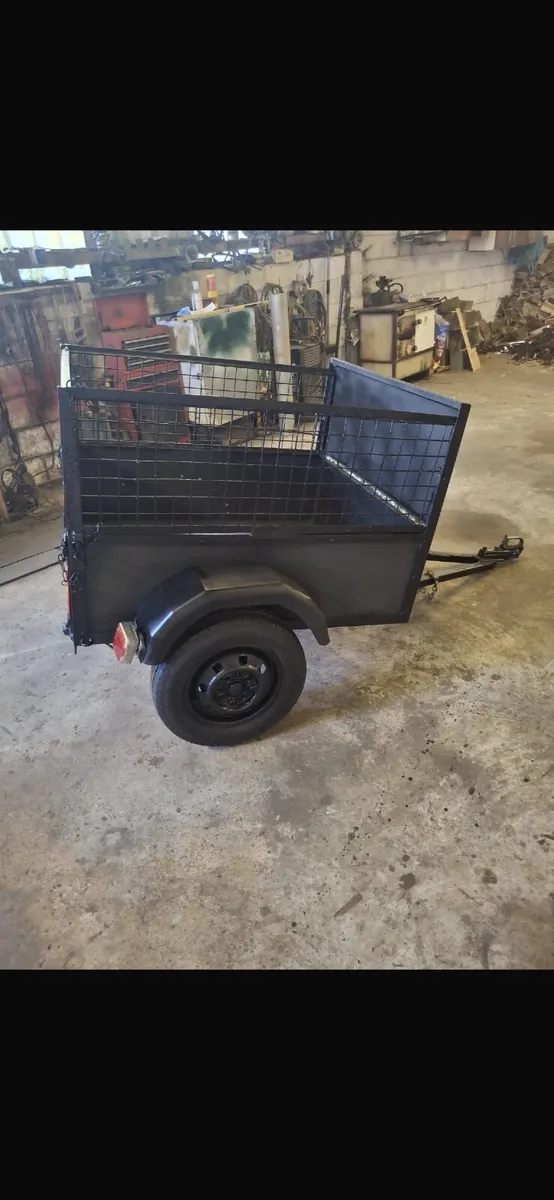 Trailer - Image 1