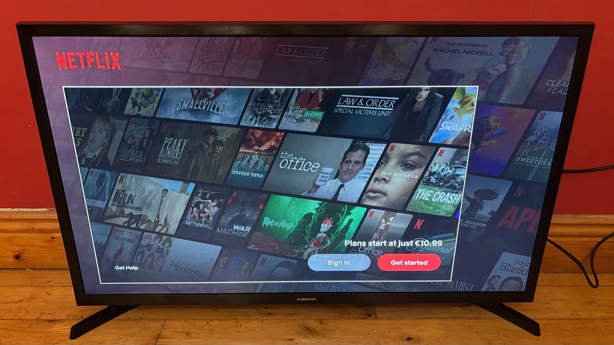 32” Samsung Smart TV with HDR - Image 1