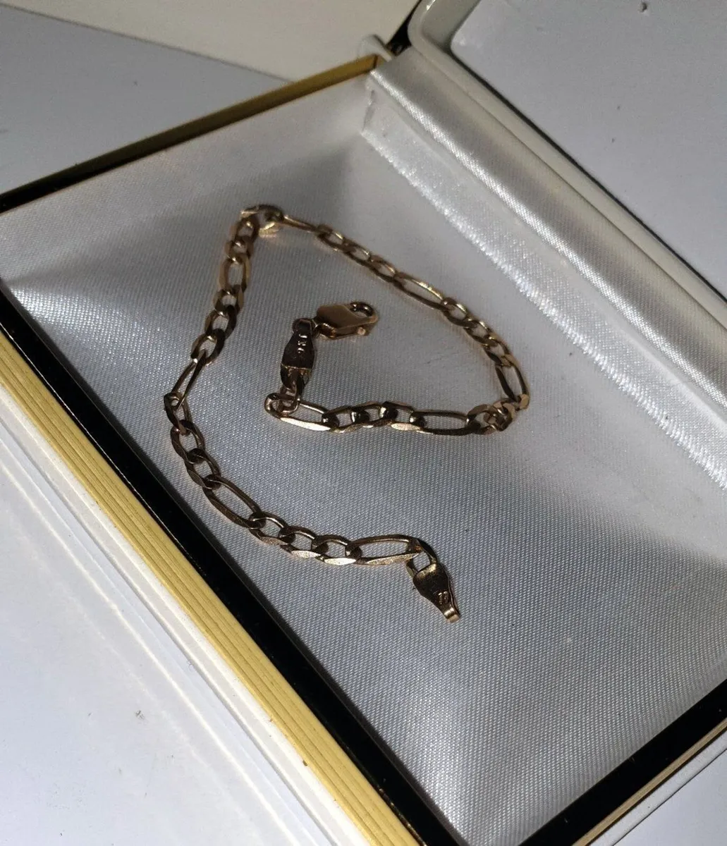 Vintage Hallmarked 9ct Gold Figaro Bracelet - Image 1