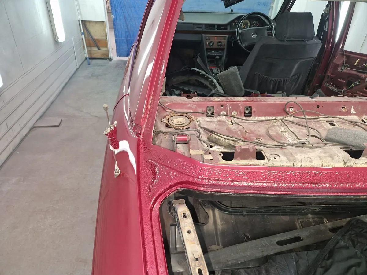 Mercedes-Benz 300e w124 1991 - Image 3