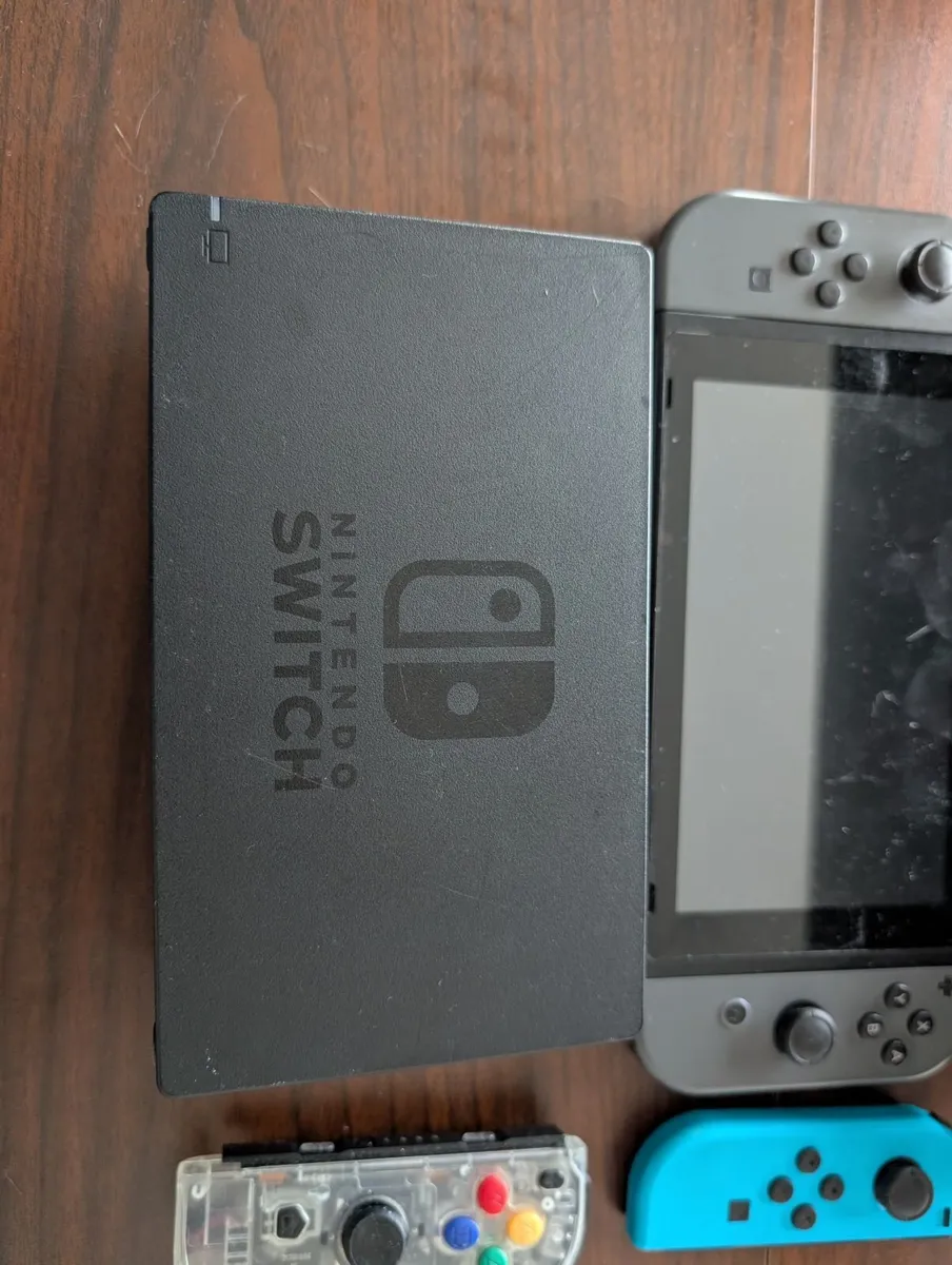 Nintendo Switch with Mario Kart 8 Deluxe - Image 3